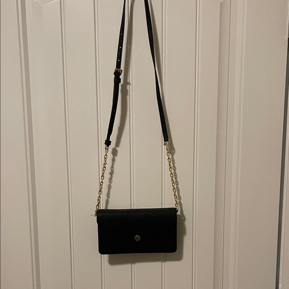Michael Kors Black Crossbody Bag with Gold Chain - Picture 1 of 7